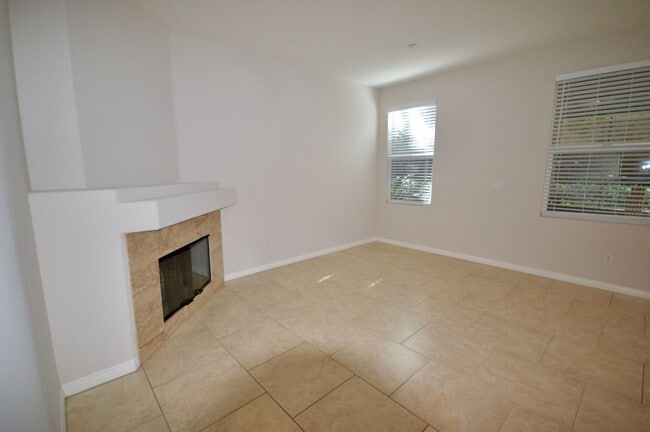 Photo - Charming 3-Bedroom Irvine Condo with Attac...
