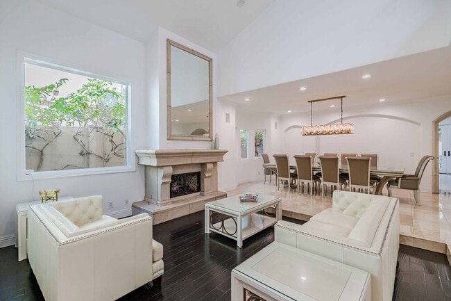 Photo - 1554 Mathews Ave