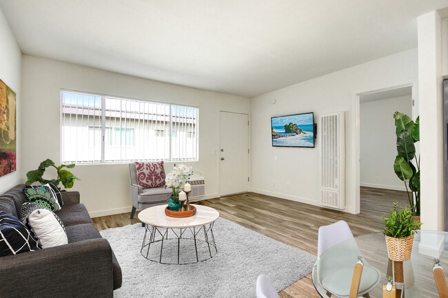 Photo - De Soto Valley Apartments