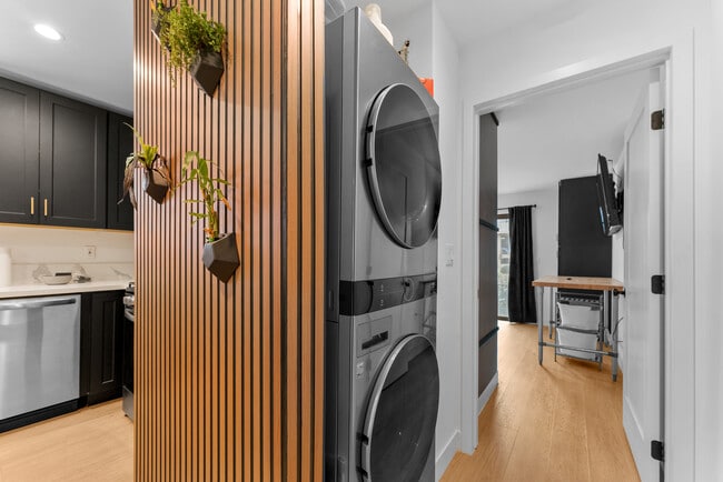 Photo - 351 S Catalina St Unit 351