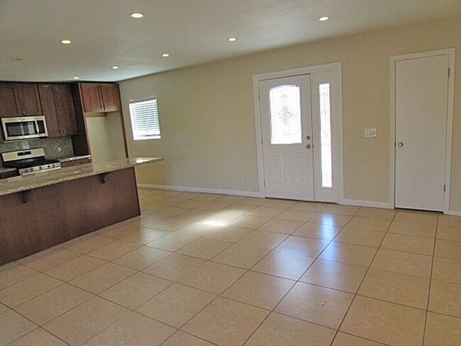 Photo - 4BR/2BA house with fenced backyard in South Redlands