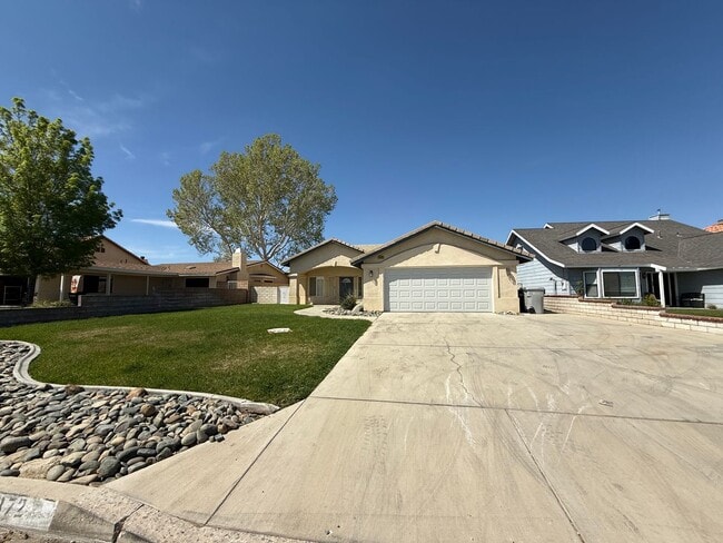 Building Photo - Beautiful Spring Valley Lake Home, 3 Bedrooms, 2 Bathrooms, New Paint