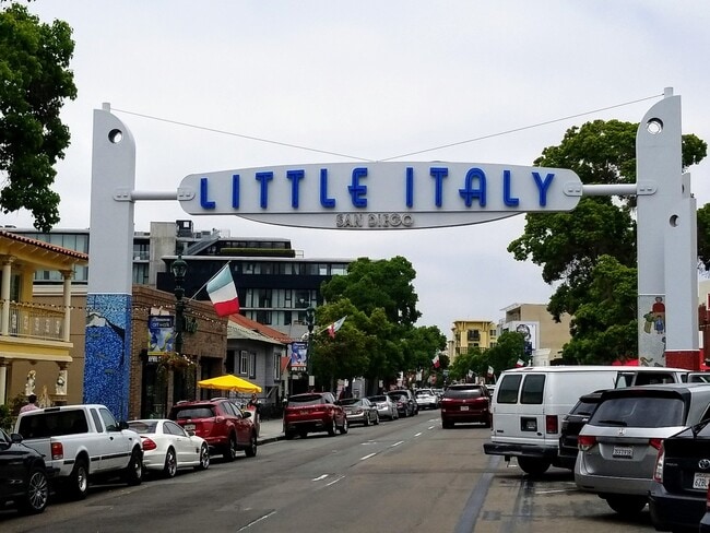 Photo - Victorian in Little Italy, 4 bed 4 bath, Large lot,