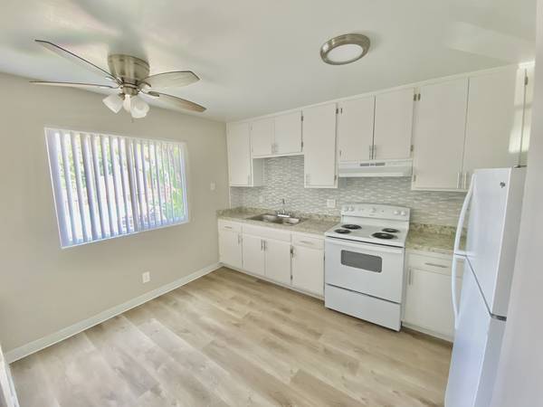 BOTTOM UNIT- FLOOR LEVEL PLAN - La Mesa Highview Apartments