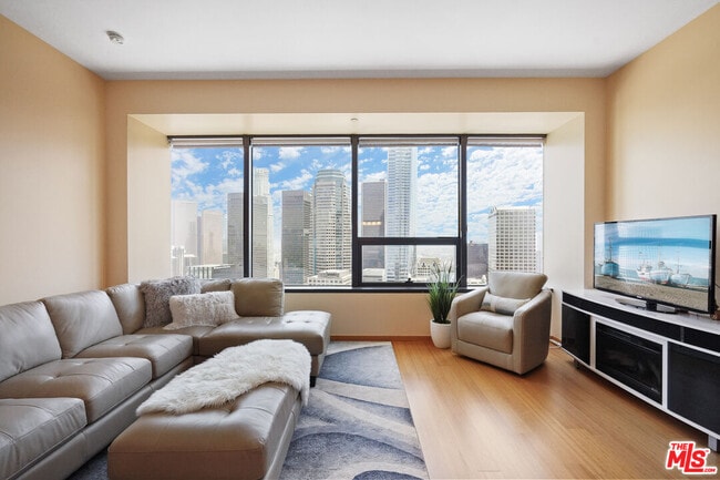 Photo - 1100 Wilshire Blvd Unit 3009