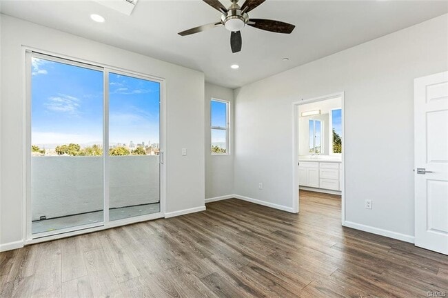 Building Photo - 136 W 48th St Unit 138.5