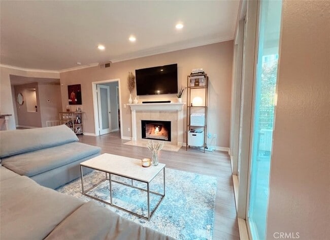 Photo - 2233 Martin Unit 207