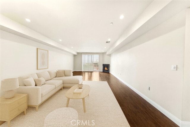 Building Photo - 11218 Camarillo St Unit 404