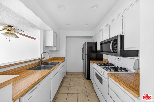 Photo - 1118 Valencia St Unit 310