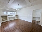 Photo - 860 W 56th St