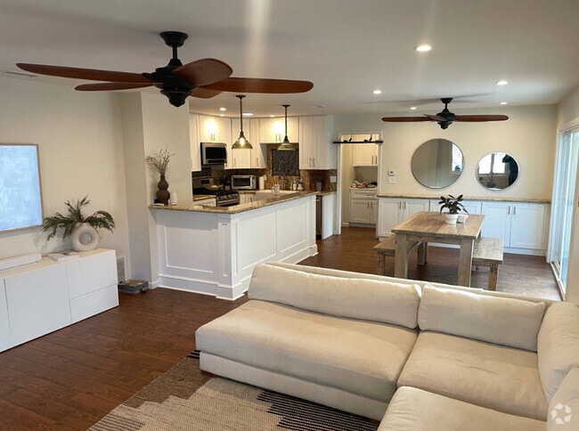 Building Photo - 3845 Hibiscus Cir Rental