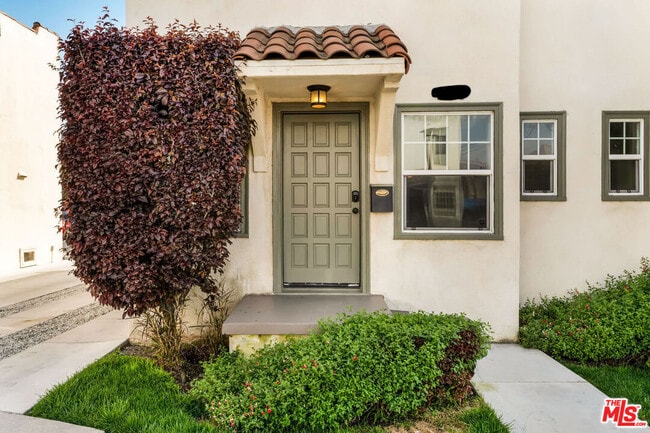 Building Photo - 4520 W 11th Pl