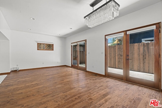 Photo - 660 San Juan Ave