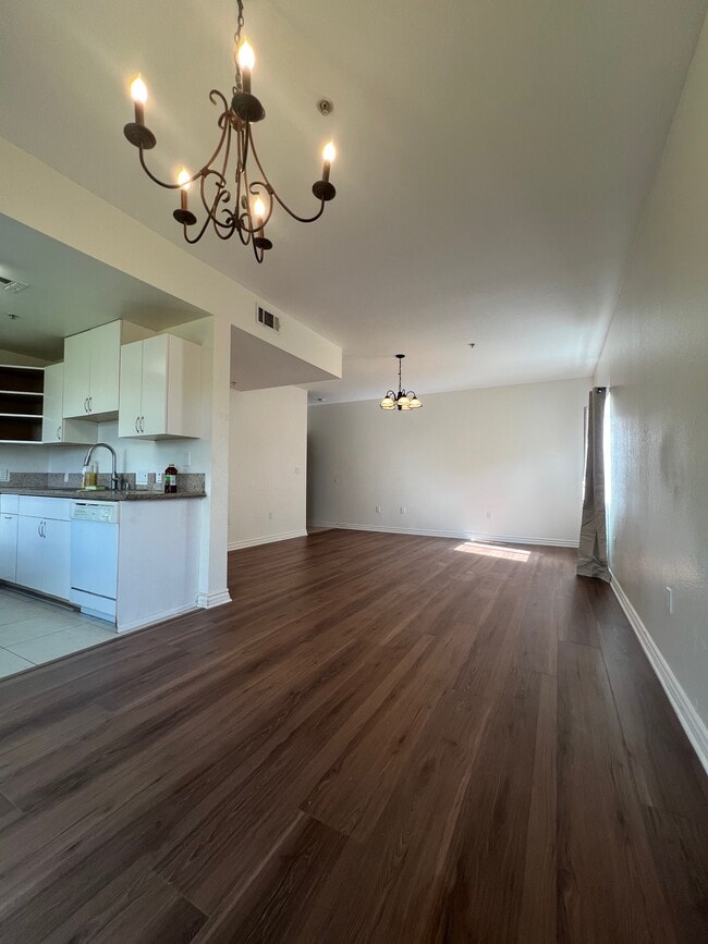 Unit # 1 - 14655 Vanowen St Unit 1