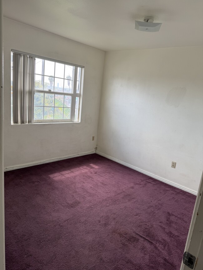 Photo - 2425 1/2 Gates St Unit Single Bedroom for Rent
