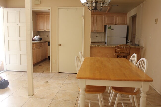 Photo - 3882 Radcliffe Ln Unit NA