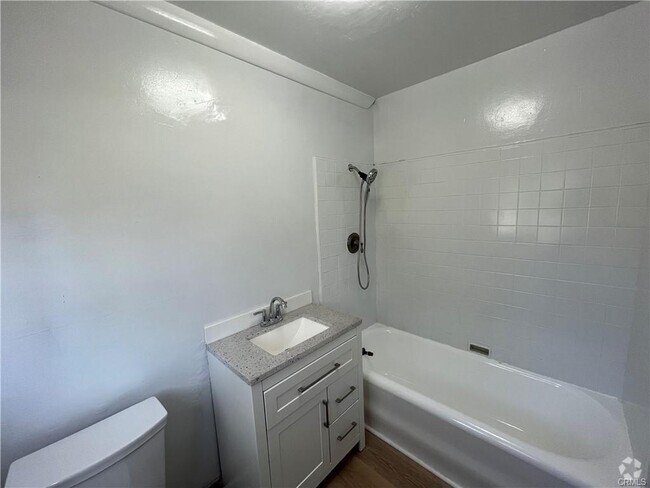 Building Photo - 624 N Roxbury Dr Rental