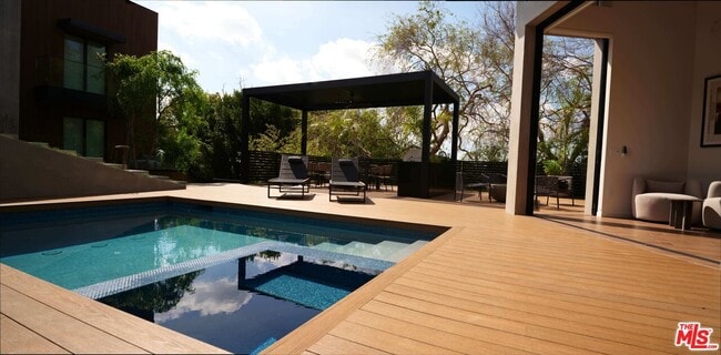 Photo - 2309 Hollyridge Dr