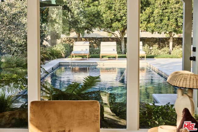 Building Photo - 23515 Malibu Colony Rd