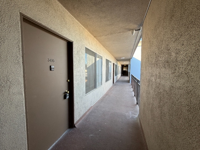 Photo - 6039 Whitsett Ave Unit 303