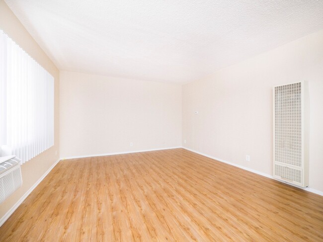 Photo - 1166 S. Crenshaw Blvd