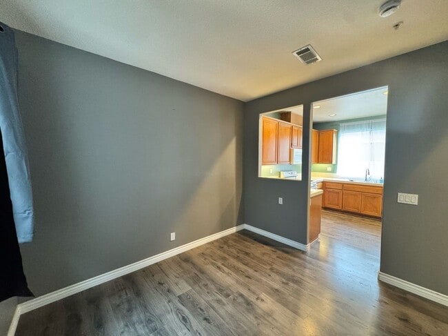 Photo - 74 Seacountry Ln
