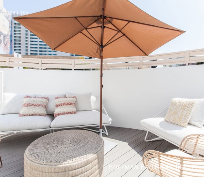 Photo - 6873 Franklin Ave Unit 205