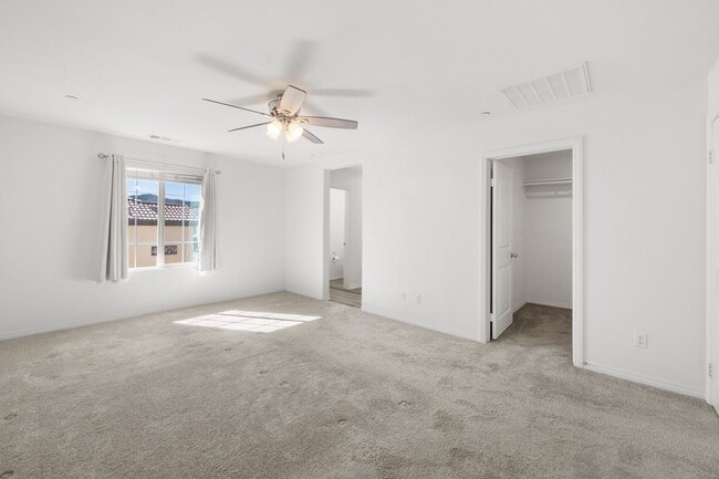 Photo - Beautiful 3 Bed / 2.5 Bath Condo with Open Floor Plan & Private Patio!