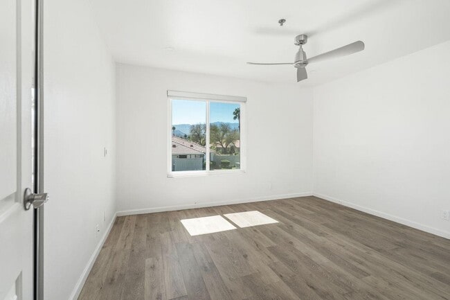 Photo - 43376 Cook St Unit 194