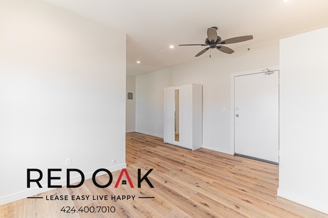Photo - 915 S Kenmore Ave Condo Unit 302