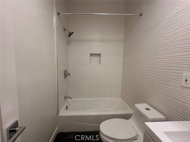 Photo - 2626 Cloverfield Blvd