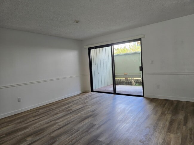 Photo - 714 N Irena Ave