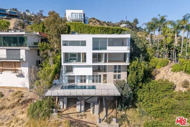 Photo - 1853 Sunset Plaza Dr House
