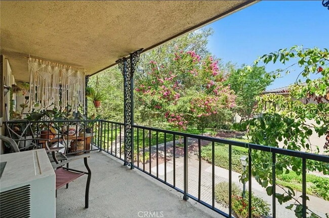 "Chic 1-Bed Apartment in Orange, CA with H... - "Chic 1-Bed Apartment in Orange, CA with H...