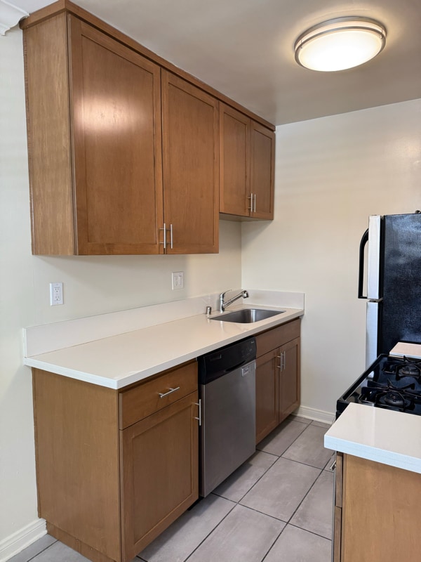 Photo - 3753 S Barrington Ave Unit 16