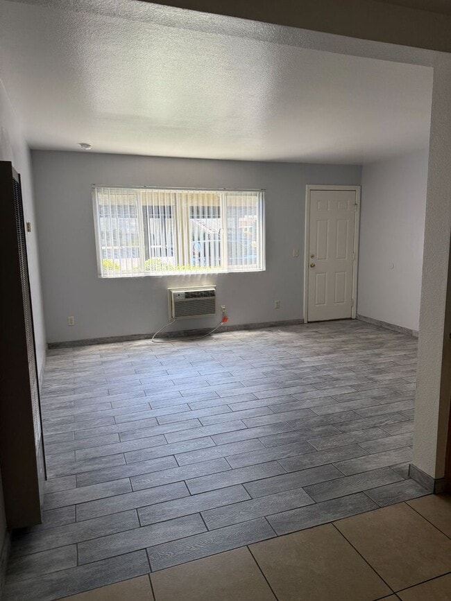 Photo - 1 BEDROOM 1 BATHROOM ONTARIO APARTMENT Unit B