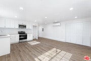 Photo - 498 E 52nd St
