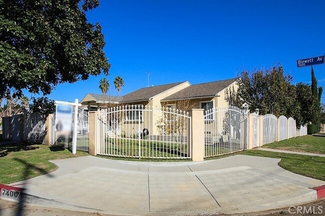 Photo - 7400 Blewett Ave
