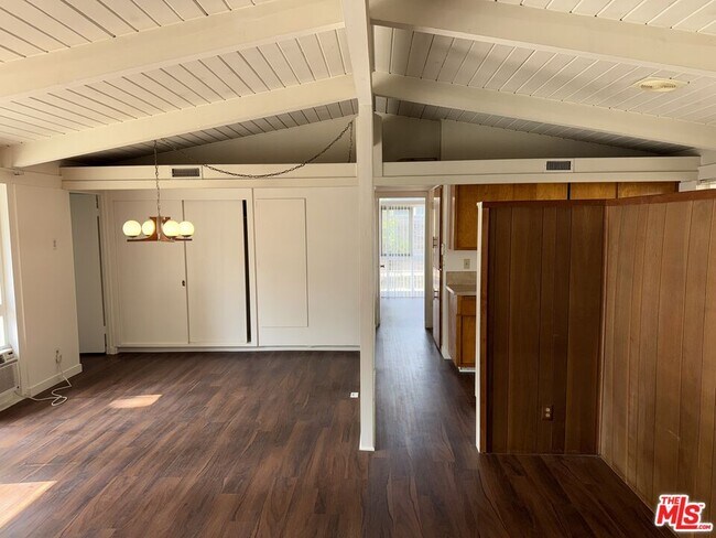 Photo - 3355 Kallin Ave