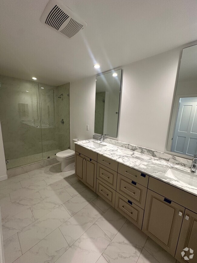 Building Photo - 230 S. Hamilton Rental