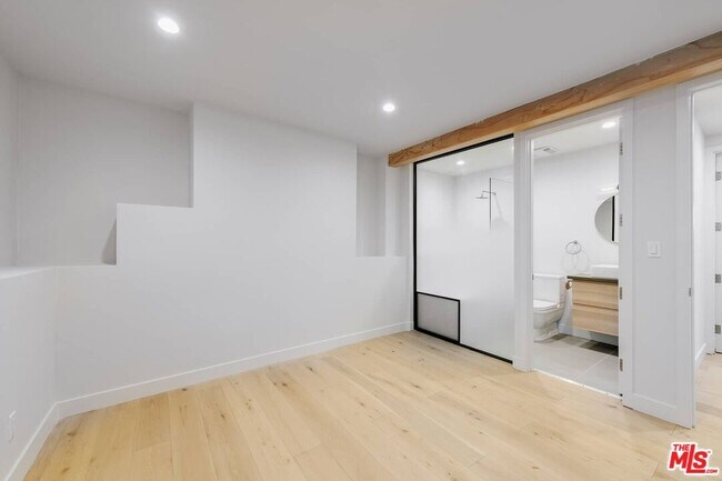 Photo - 3431 Larissa Dr