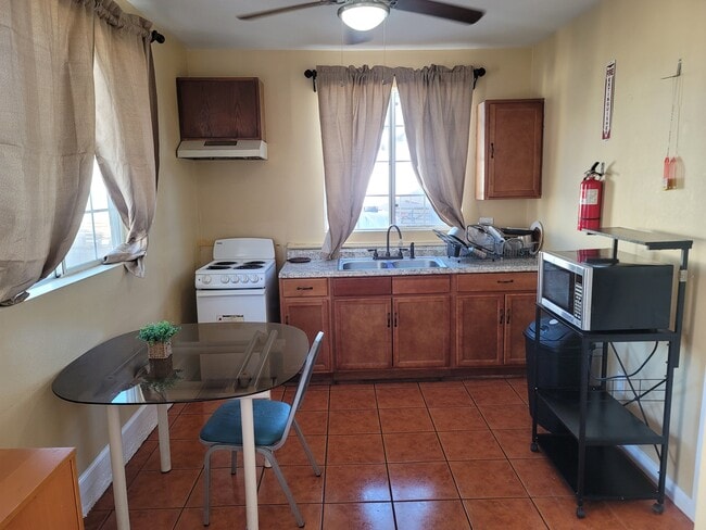 Photo - 12877 Glenoaks Blvd