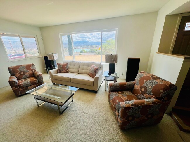 Photo - Scenic Hillside Living – Spacious 3 Bed, 2 Bath with Sweeping Views