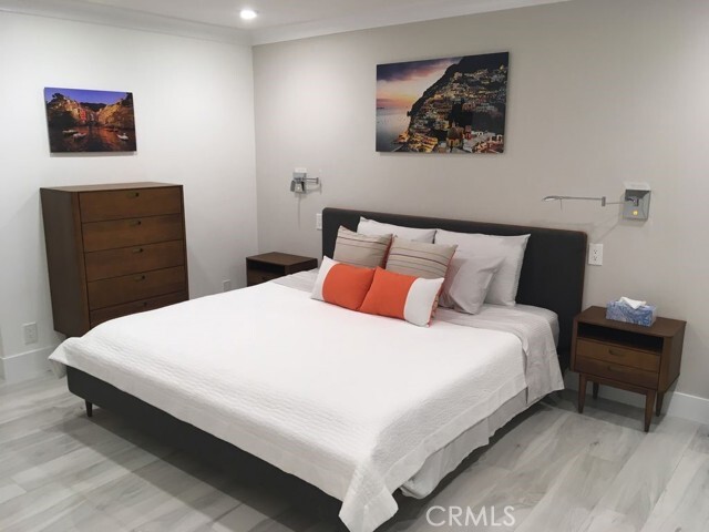 Photo - 16 N Stonington Rd