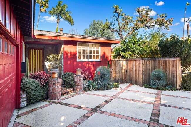 Photo - 4247 Sespe Ave