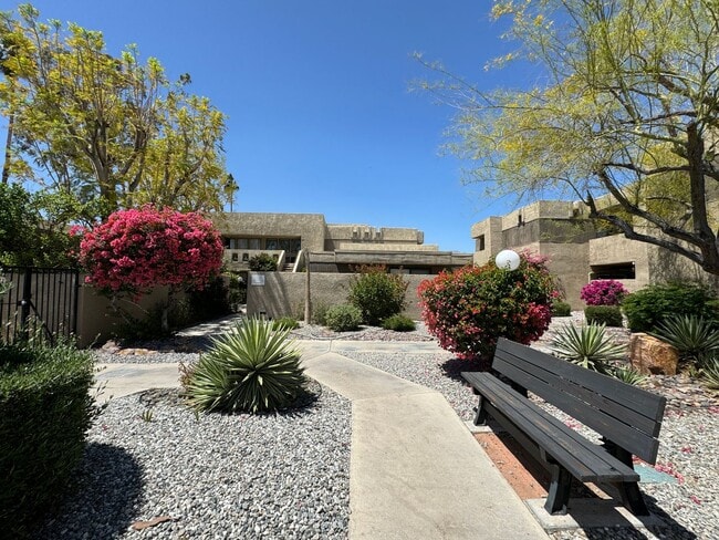 Building Photo - COMING SOON!!  BEAUTIFUL GROUND FLOOR 2 Bed 2 Bath CONDO in PALM SPRINGS