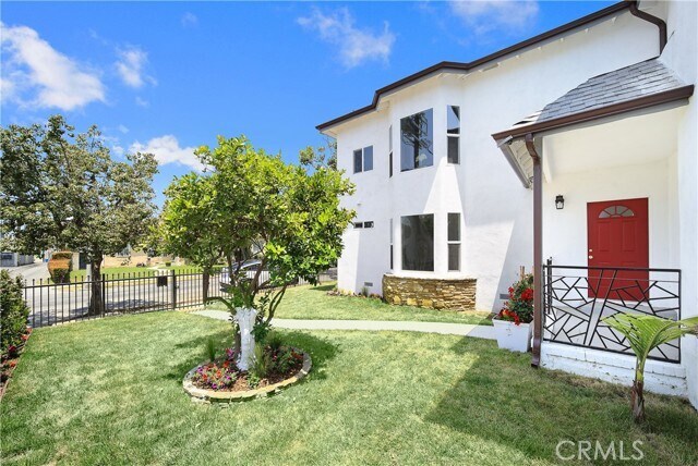 Photo - 1372 Carmona Ave