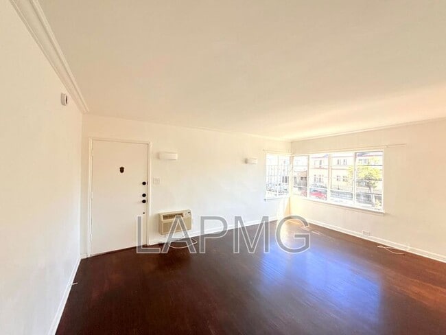 Photo - 3919 W 8th St