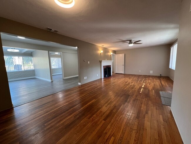 Photo - 4015 Calavo Dr