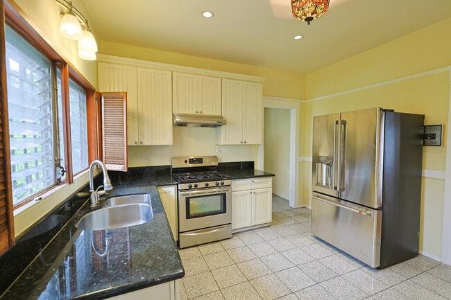 Photo - 1452 W 29th St